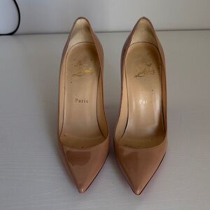 Christian louboutin nude patent pump